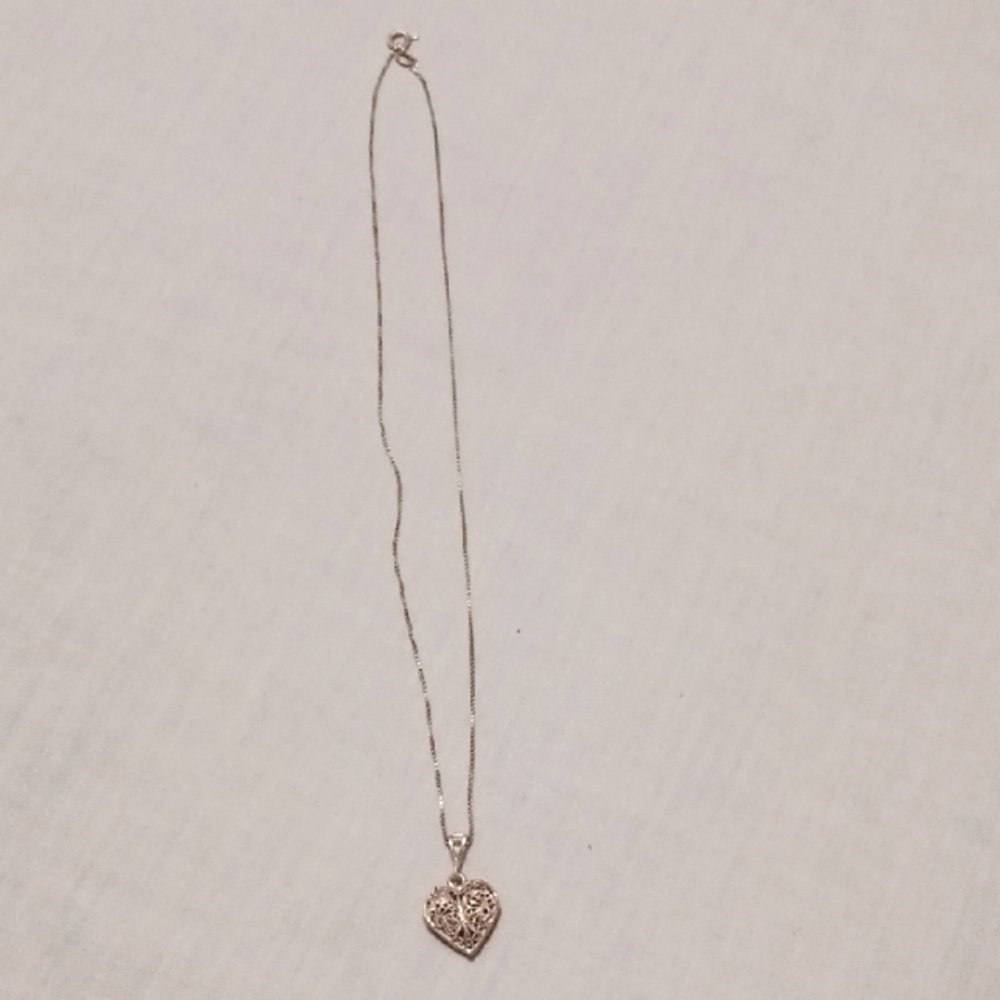 Silver Filigree Heart Pendant Necklace